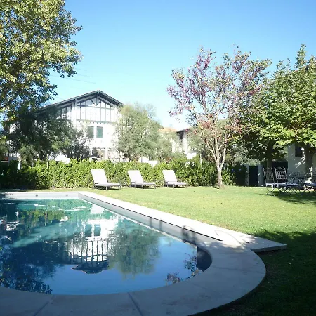 Avec Piscine Miramar - B9672